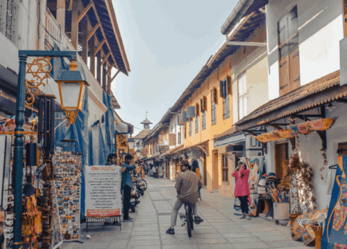 4 Night 5 Days Cochin / Munnar / Alleppy Tour Package