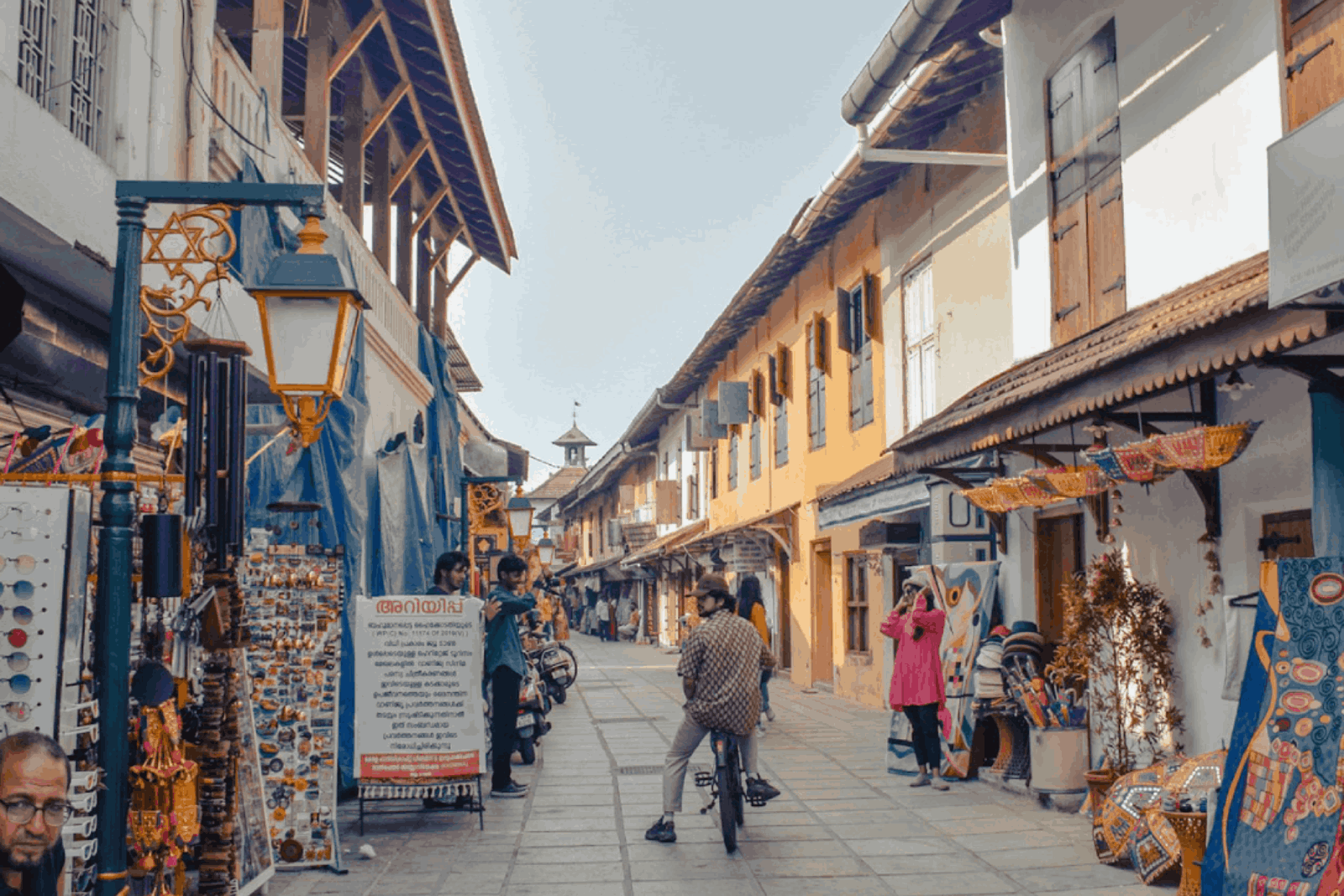 4 Night 5 Days Cochin / Munnar / Alleppy Tour Package